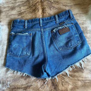 Wrangler Distressed Cut Off Shorts SZ 32